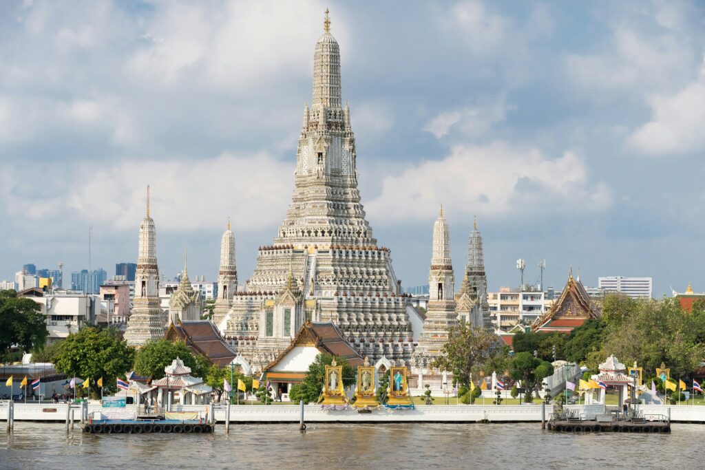 Best 8 Places to Visit in Bangkok - Wat Arun